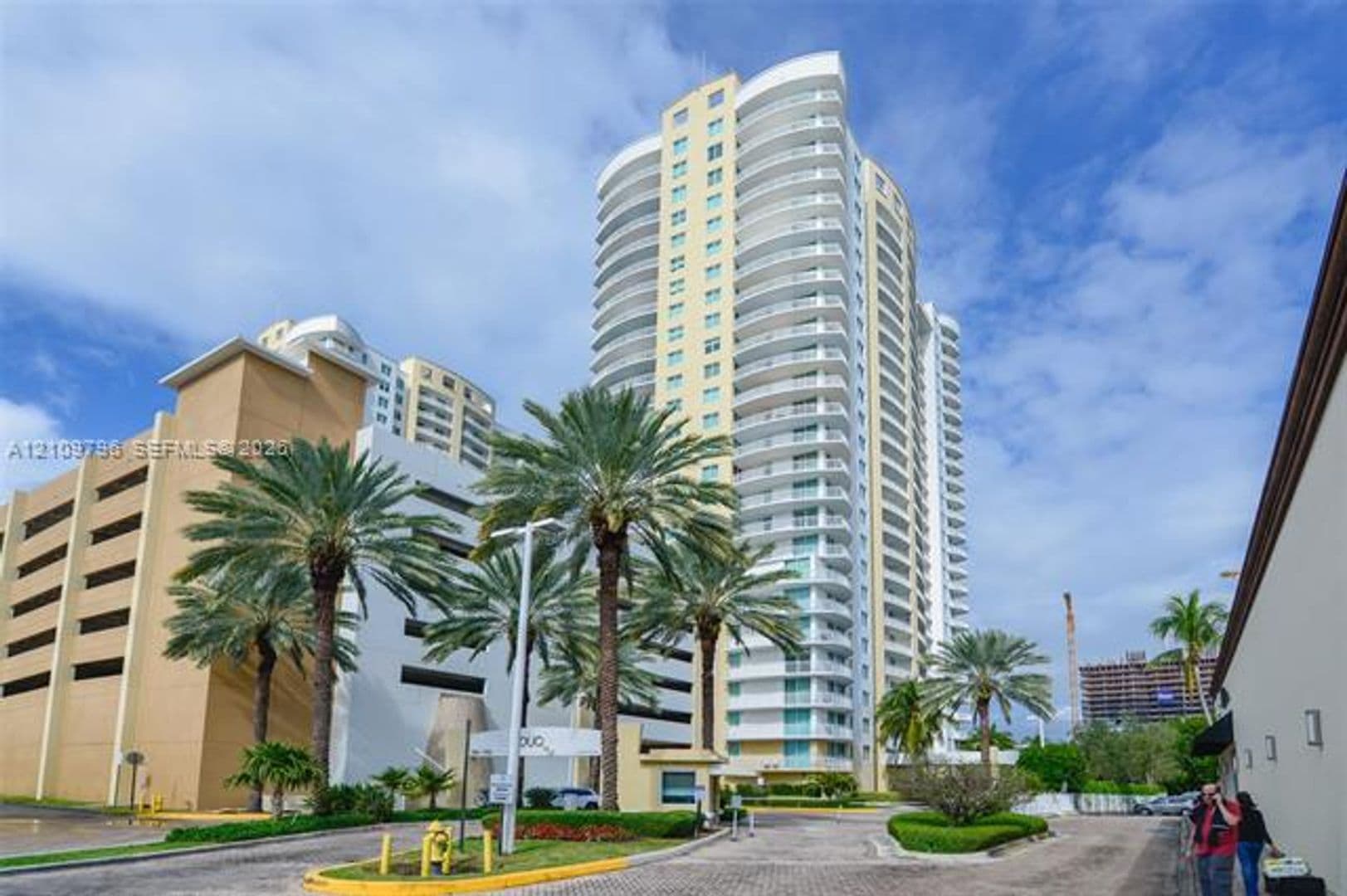 Hallandale Beach Condo: 1745 E Hallandale Beach Blvd cu-1903W