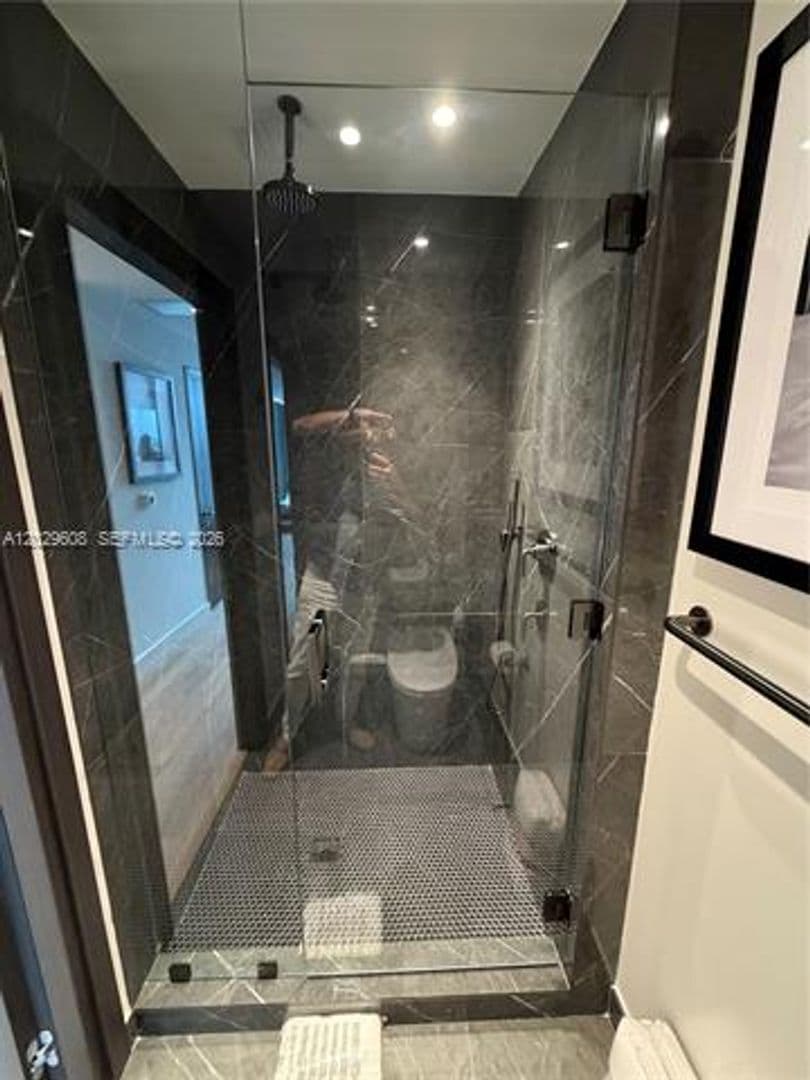Miami Condo: 20 NE 11th St cu-3306B