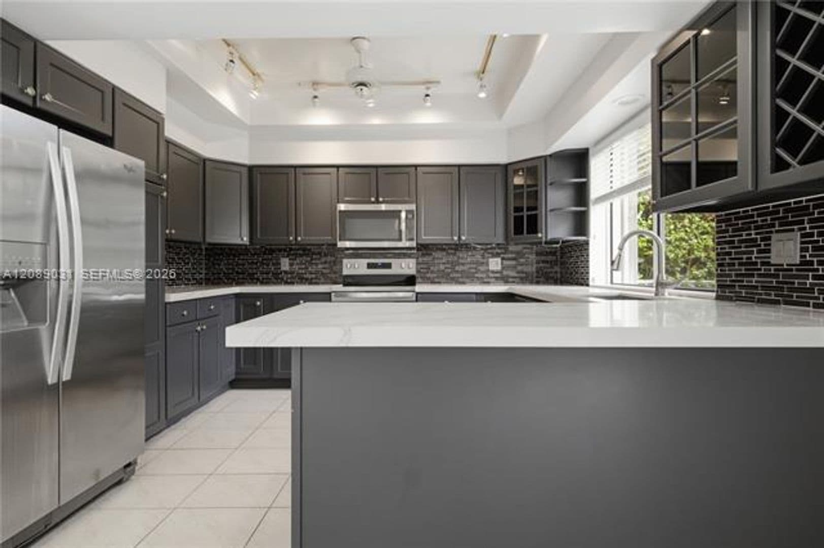 Plantation House: 10000 NW 4th St # 10000