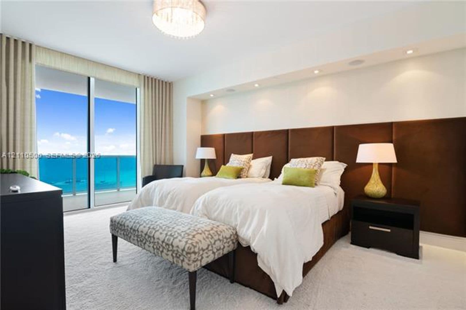 Hollywood Condo: 2711 S Ocean Dr cu-2205