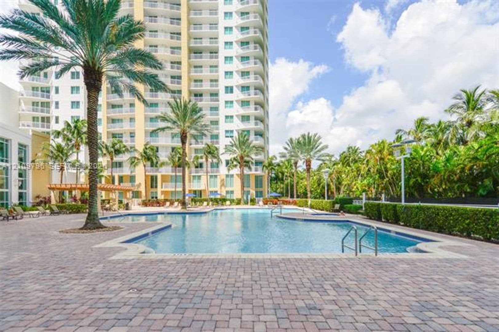 Hallandale Beach Condo: 1745 E Hallandale Beach Blvd cu-1903W