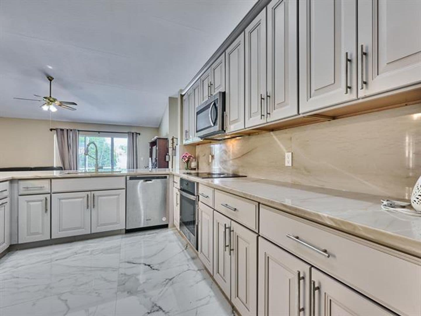 Pembroke Pines House: 786 NW 164th Ave # 786