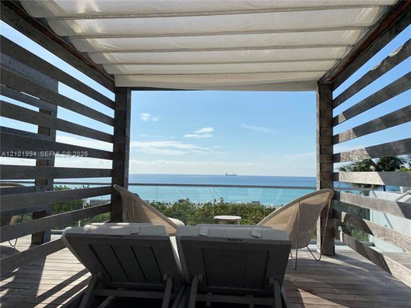 Miami Beach Condo: 2301 Collins Av cu-737