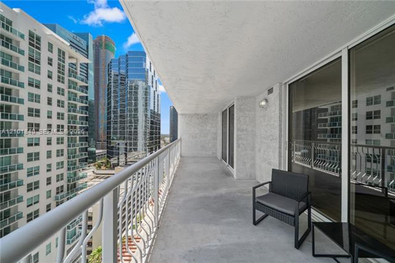 Miami Condo: 1200 Brickell Bay Dr cu-1907