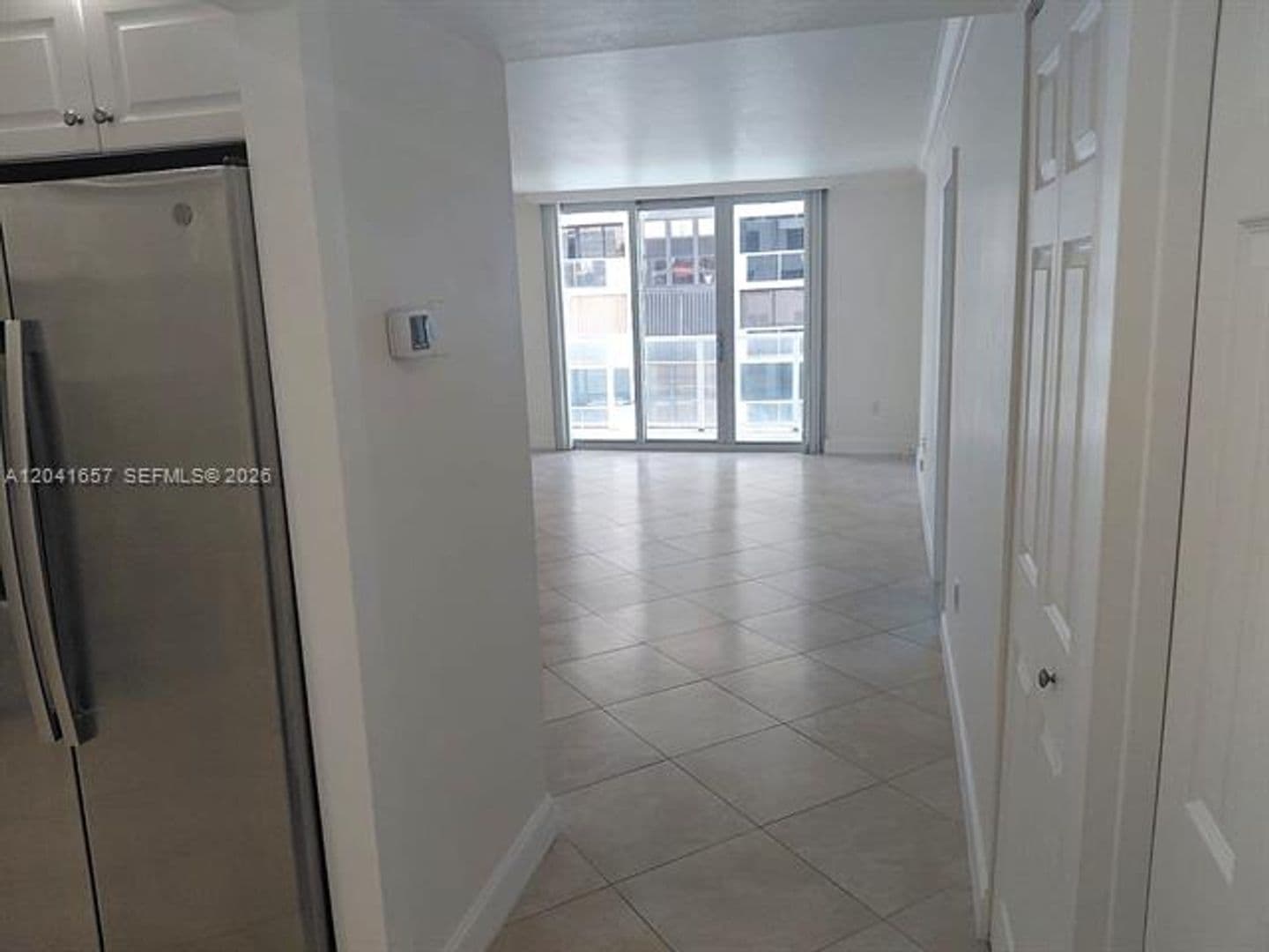 Miami Beach Condo: 5701 Collins Ave cu-619