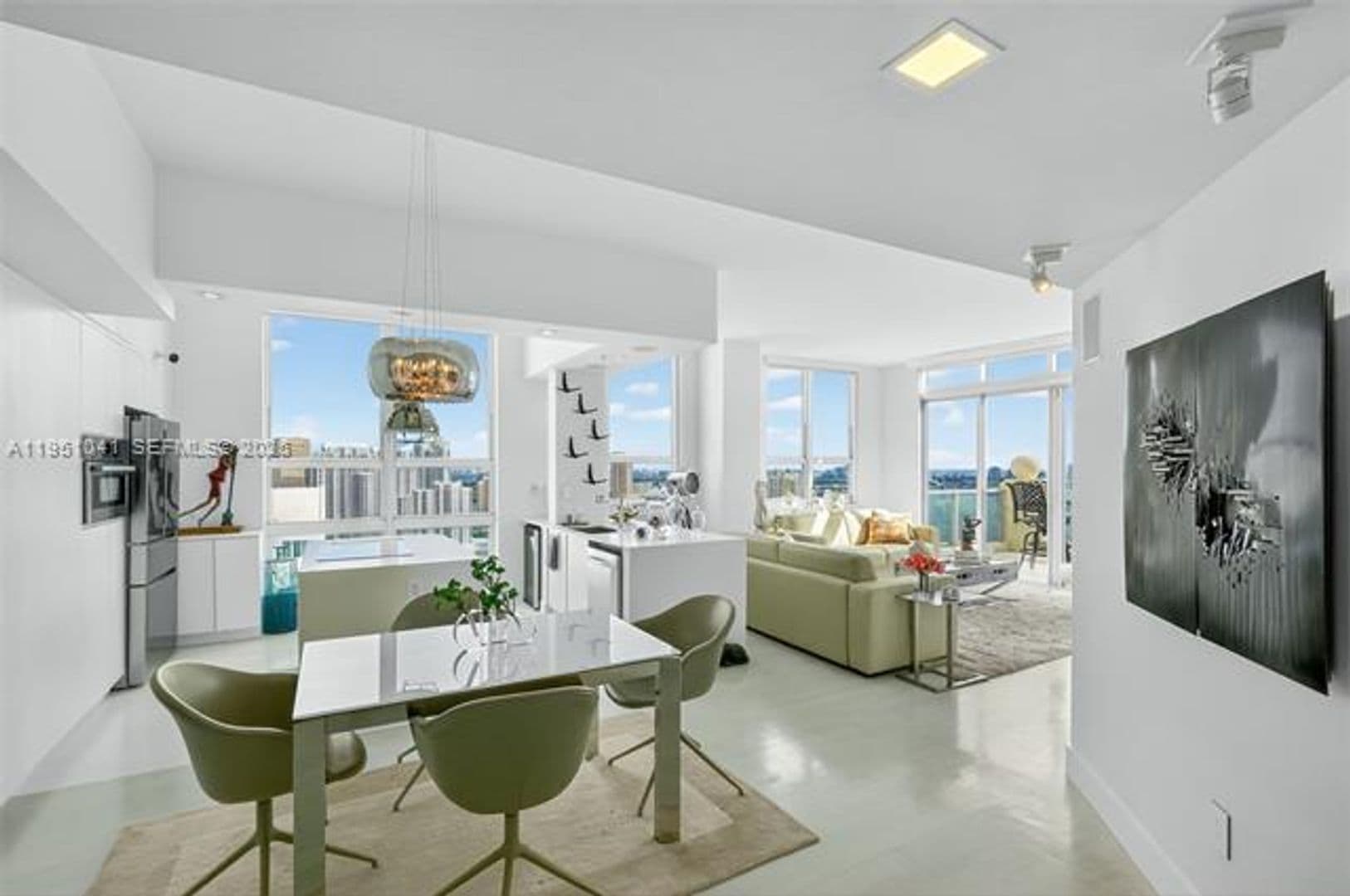 Miami Condo: 1155 Brickell Bay Dr cu-PH210