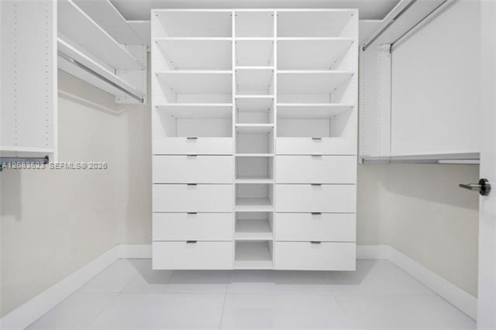 Sunny Isles Beach Condo: 300 Sunny Isles Blvd cu-4-701