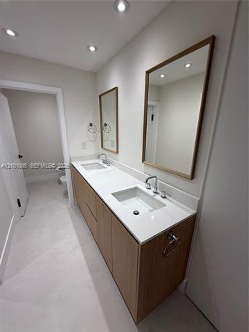 Key Biscayne Condo: 151 Crandon Blvd cu-140
