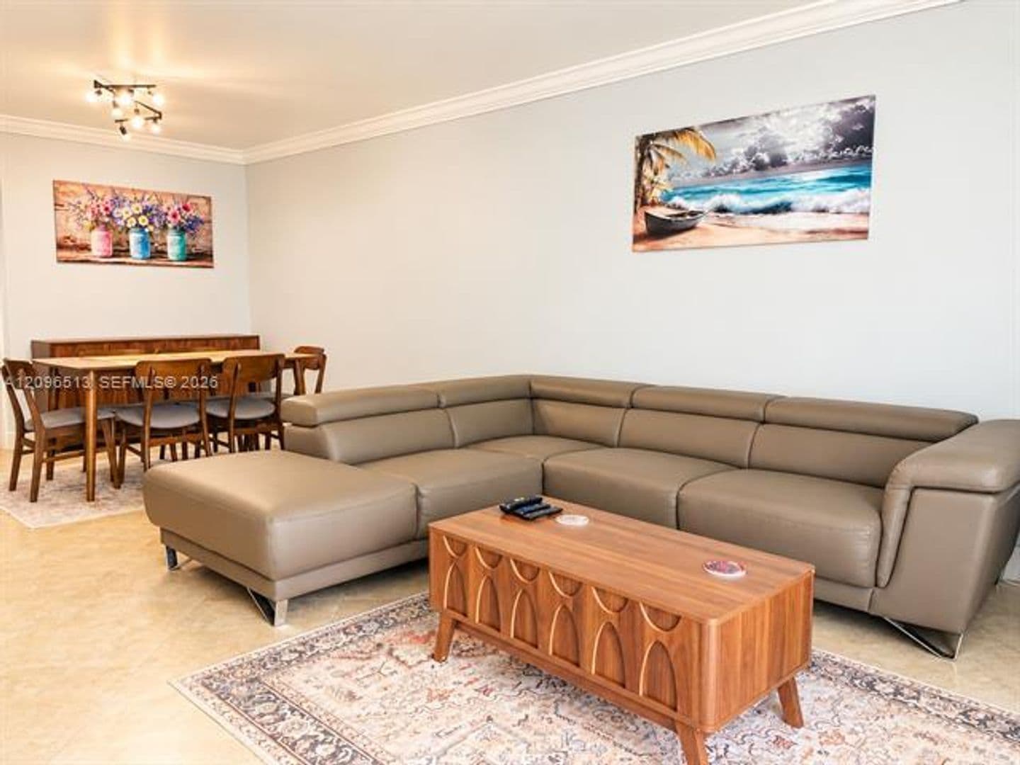 Miami Beach Condo: 2401 Collins Ave cu-1807