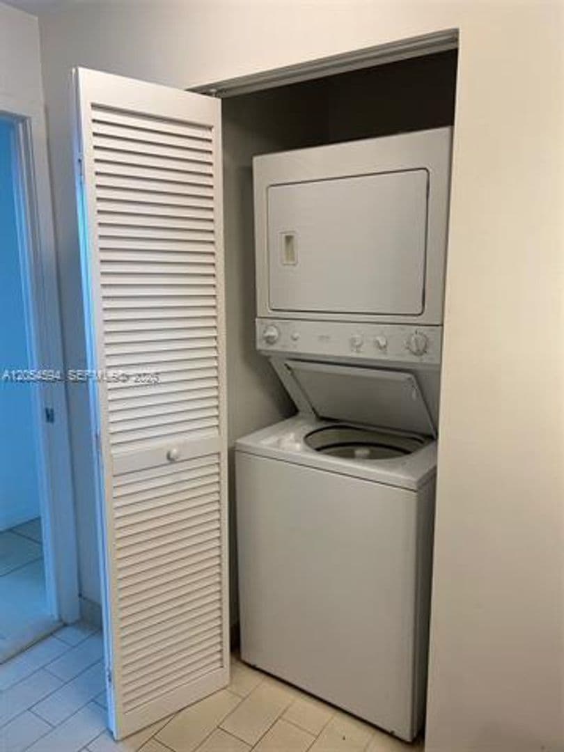 Miami Condo: 1111 SW 1st Ave cu-3816