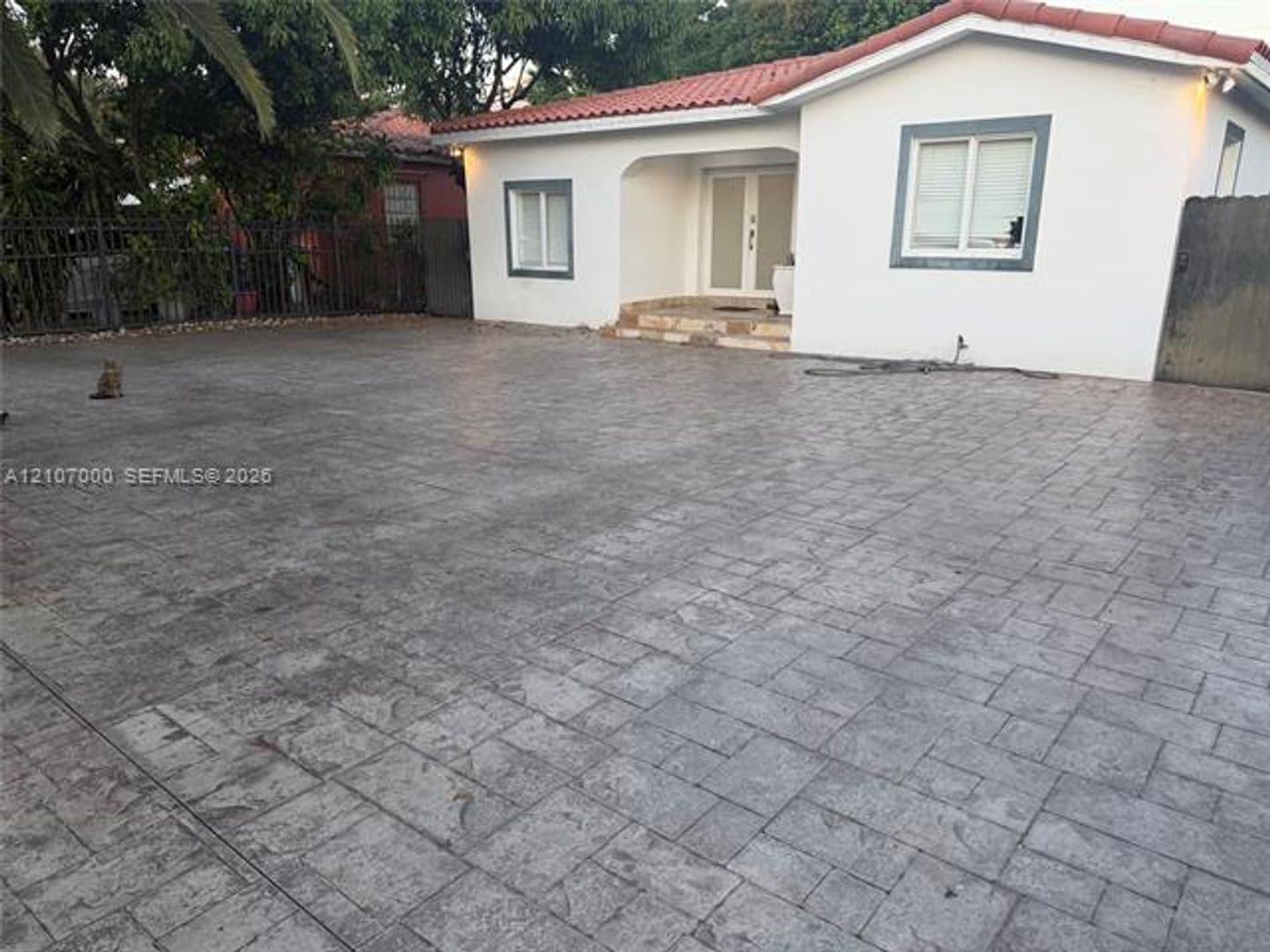 Miami House: 855 NW 17th Pl # 855