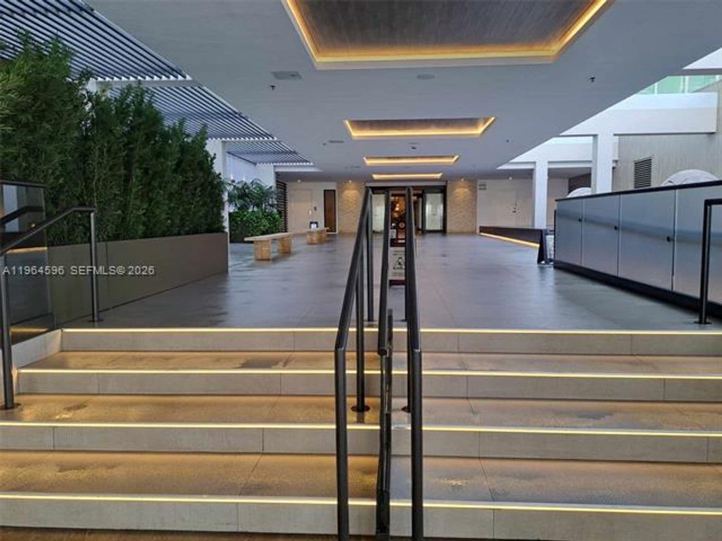 Miami Beach Condo: 2301 Collins Ave cu-504