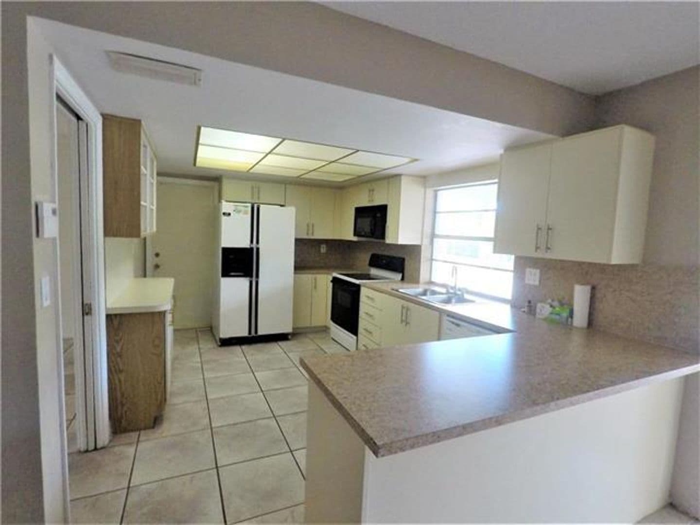 Plantation House: 7221 NW 10th Pl # 7221