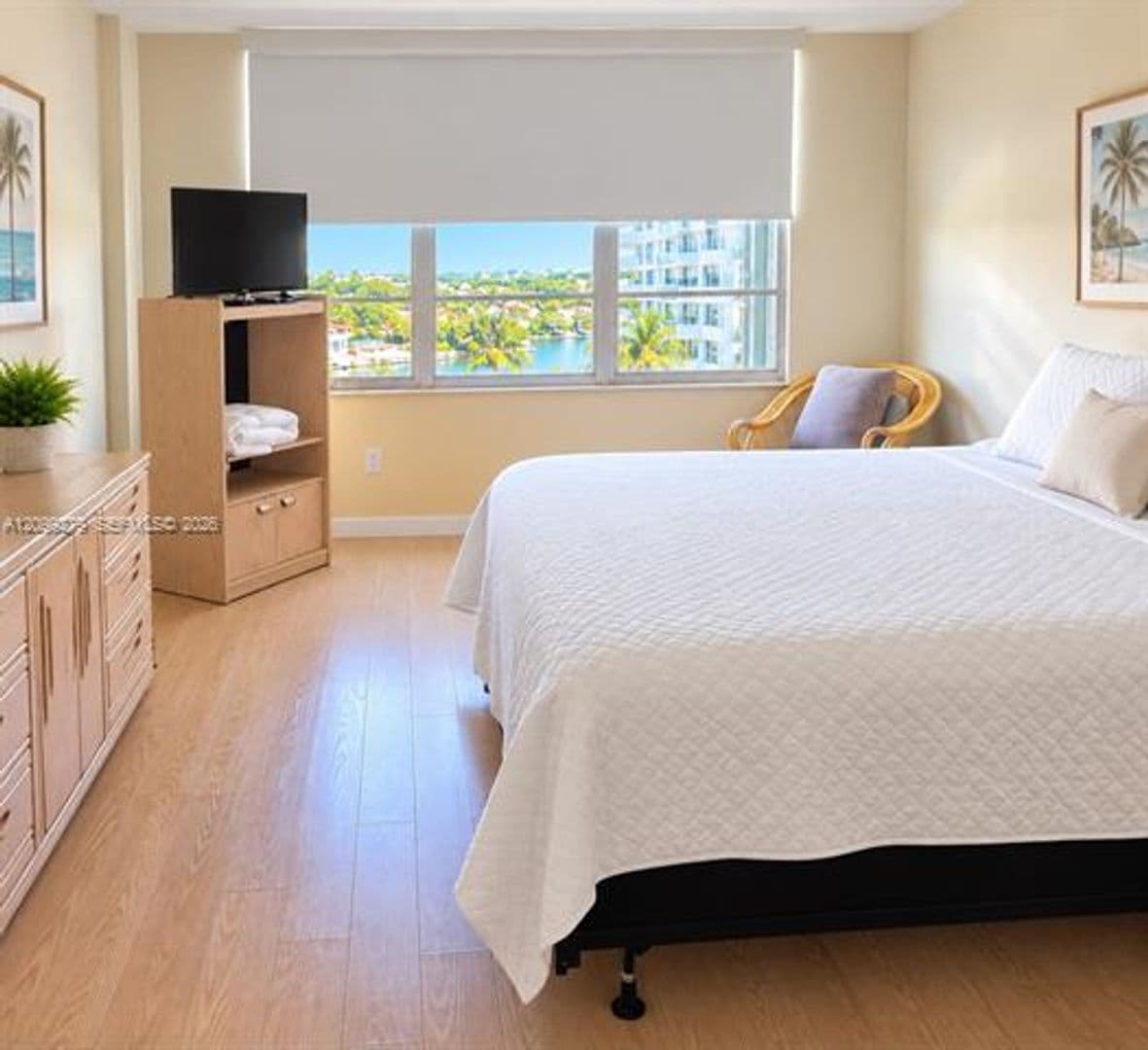Miami Beach Condo: 5151 Collins Ave cu-921