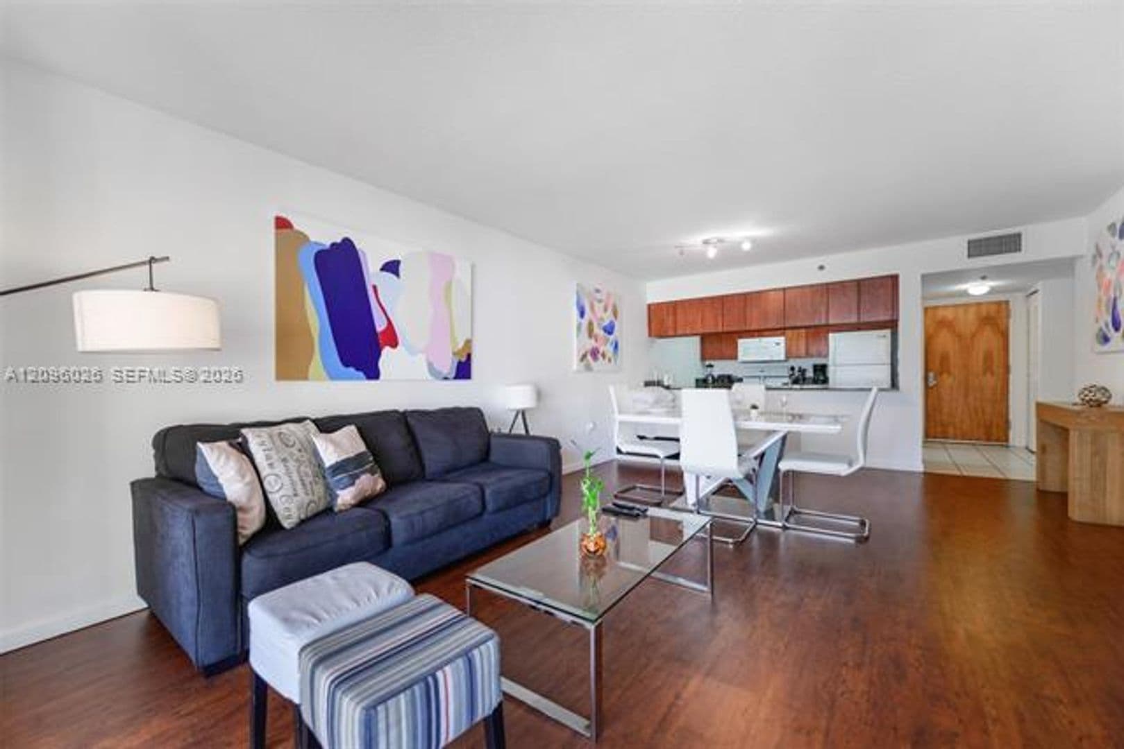 Miami Condo: 1200 Brickell Bay Dr cu-1720