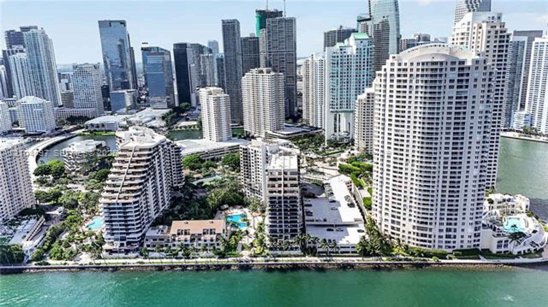 Miami Condo: 540 Brickell Key Dr cu-916