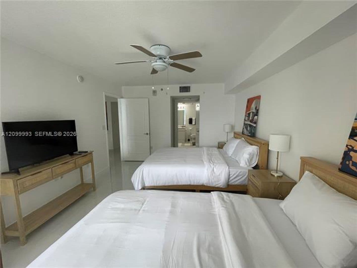 Miami Condo: 1200 Brickell Bay Dr cu-3104