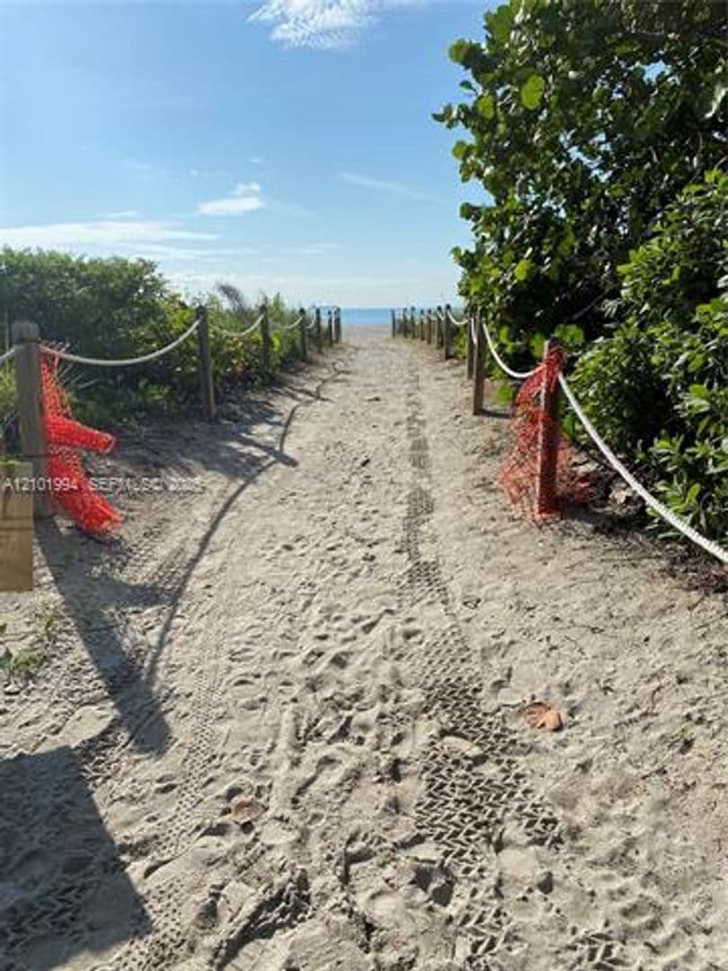 Miami Beach Condo: 2301 Collins Av cu-737