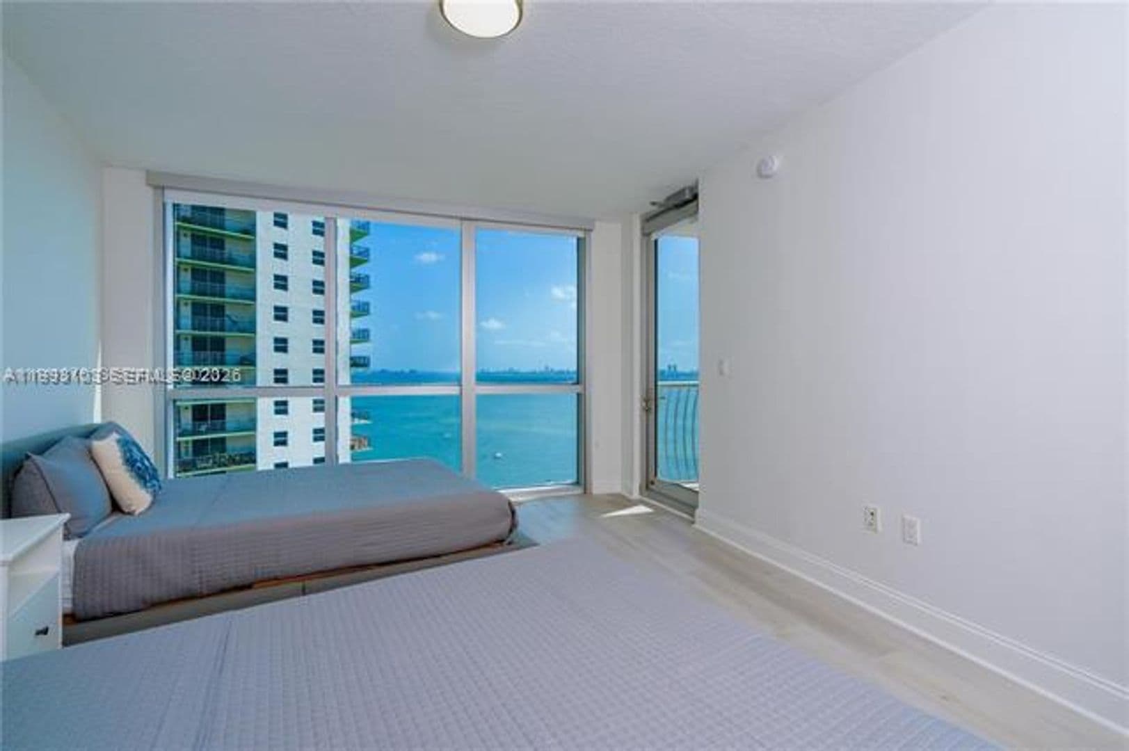 Miami Condo: 1750 N Bayshore Dr cu-2401