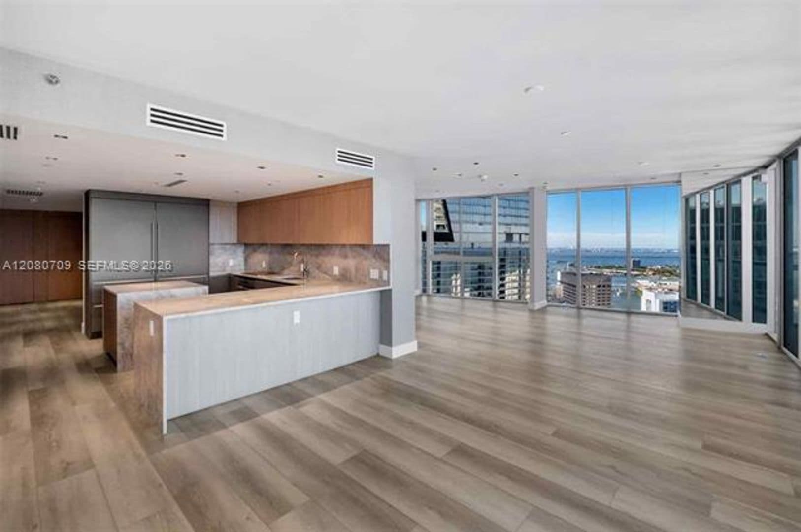 Miami Condo: 465 Brickell Ave cu-PH5701
