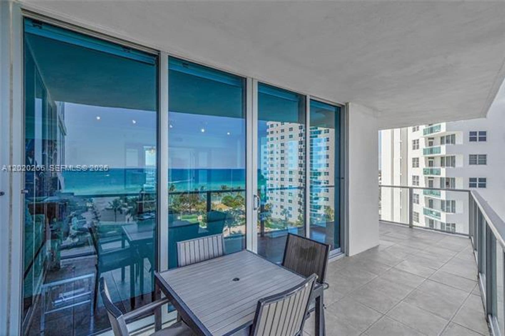 Hollywood Condo: 3101 S Ocean Dr cu-701