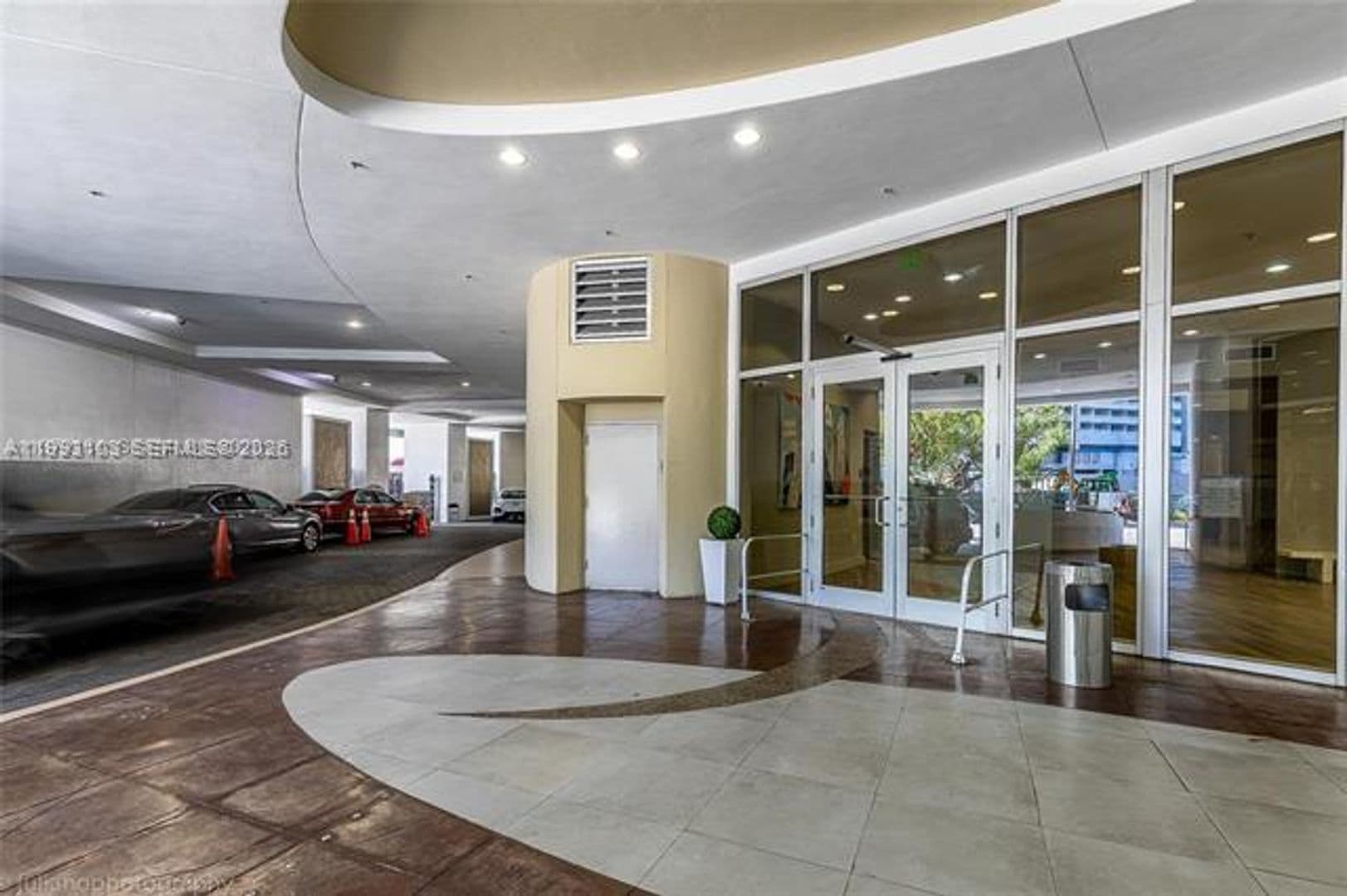 Miami Condo: 1750 N Bayshore Dr cu-2401