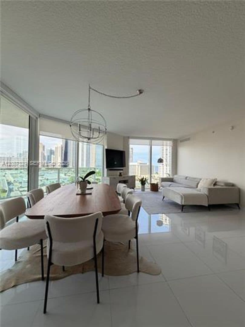Sunny Isles Beach Condo: 200 Sunny Isles Blvd cu-2-1001