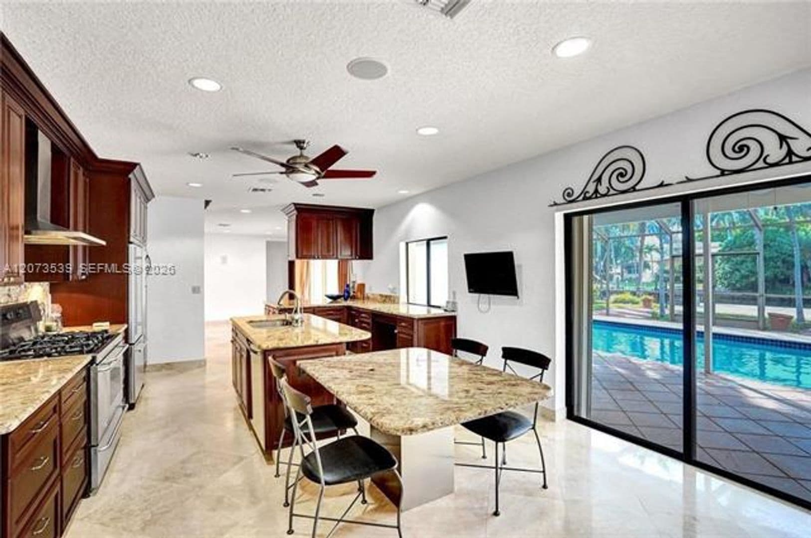 Hallandale Beach House: 612 Hibiscus Dr # 612