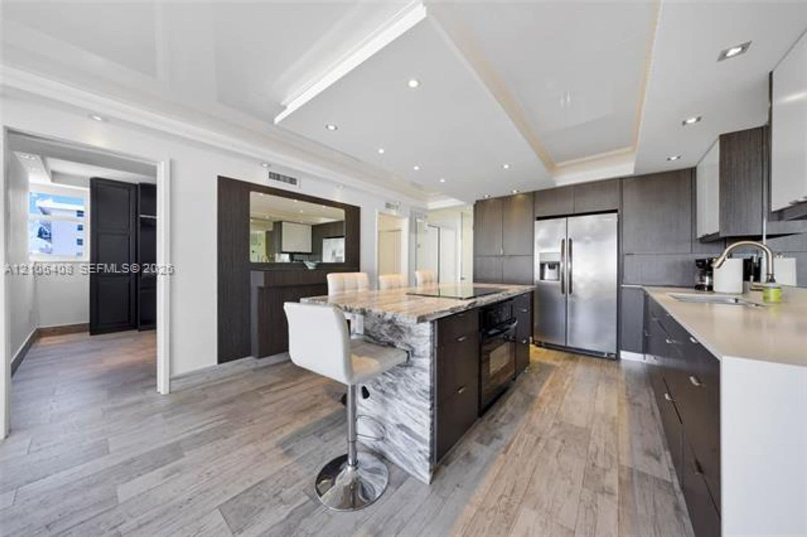 Miami Beach Condo: 401 Ocean Dr cu-801