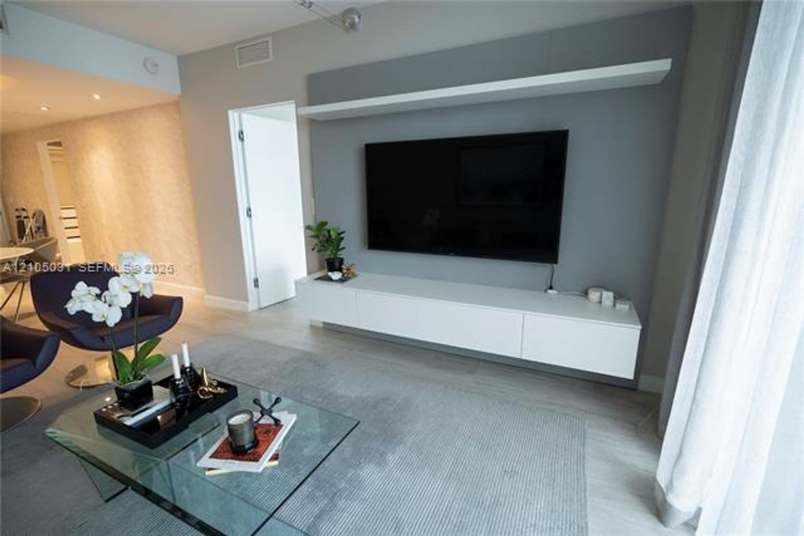 Miami Condo: 45 SW 9th St cu-1705