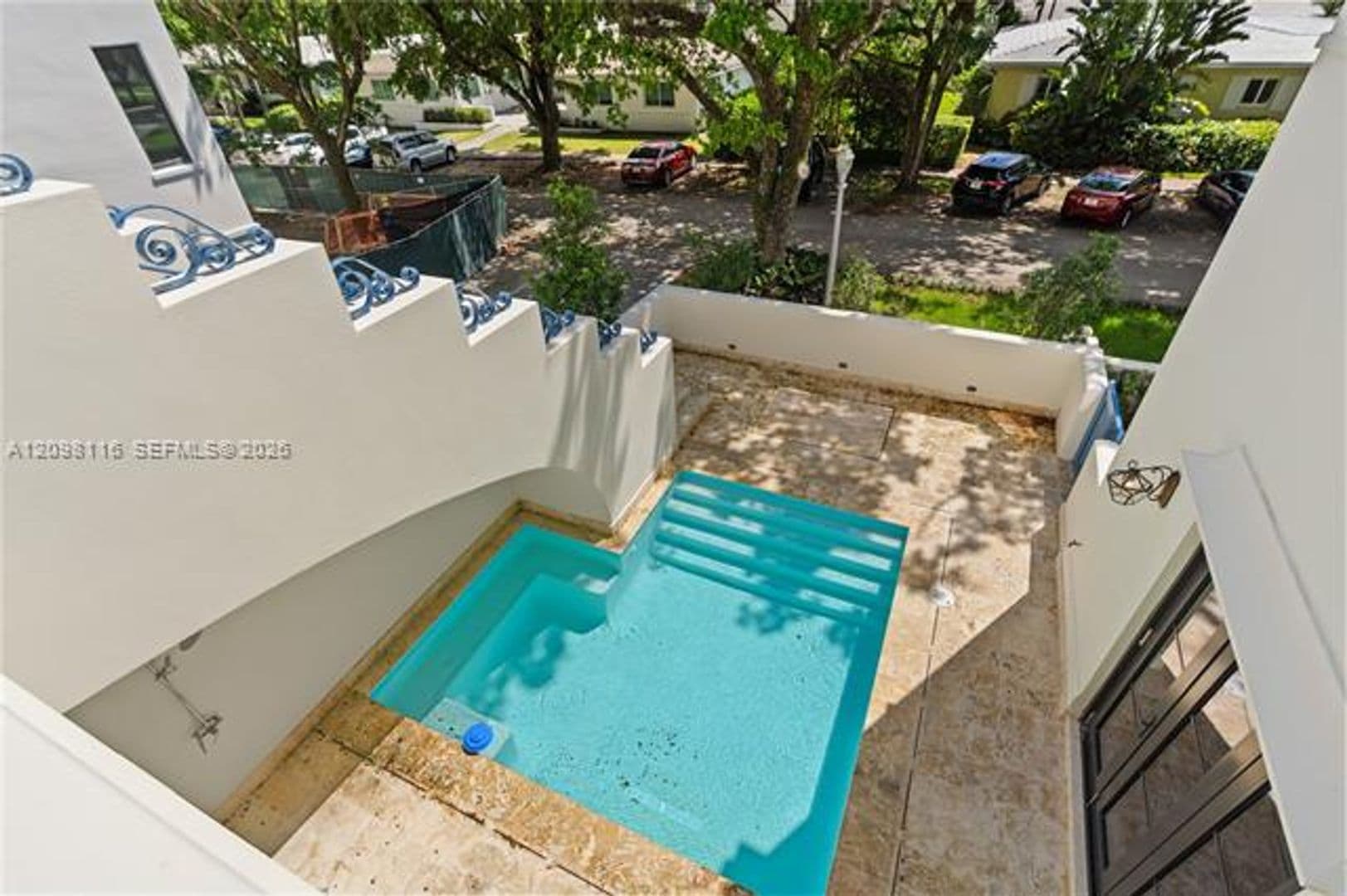 Coral Gables Condo: 555 Santander Ave cu-V4