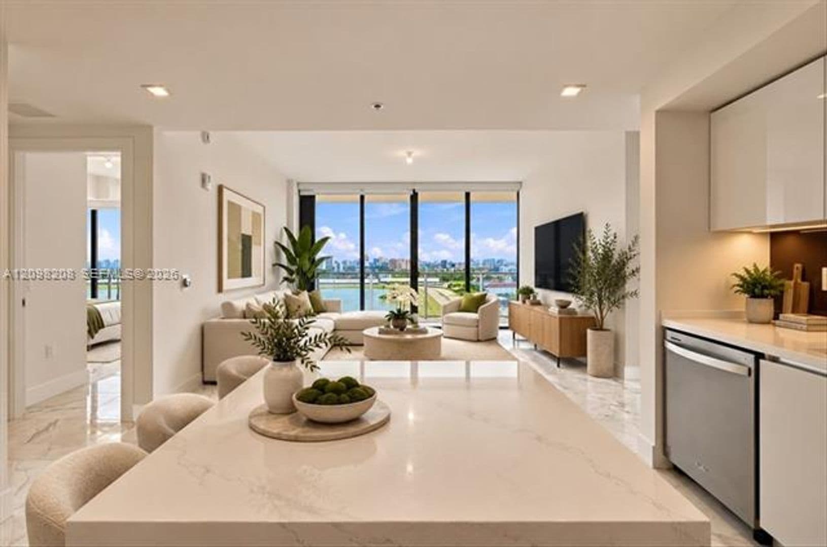 Hallandale Beach Condo: 1170 E Hallandale cu-2109