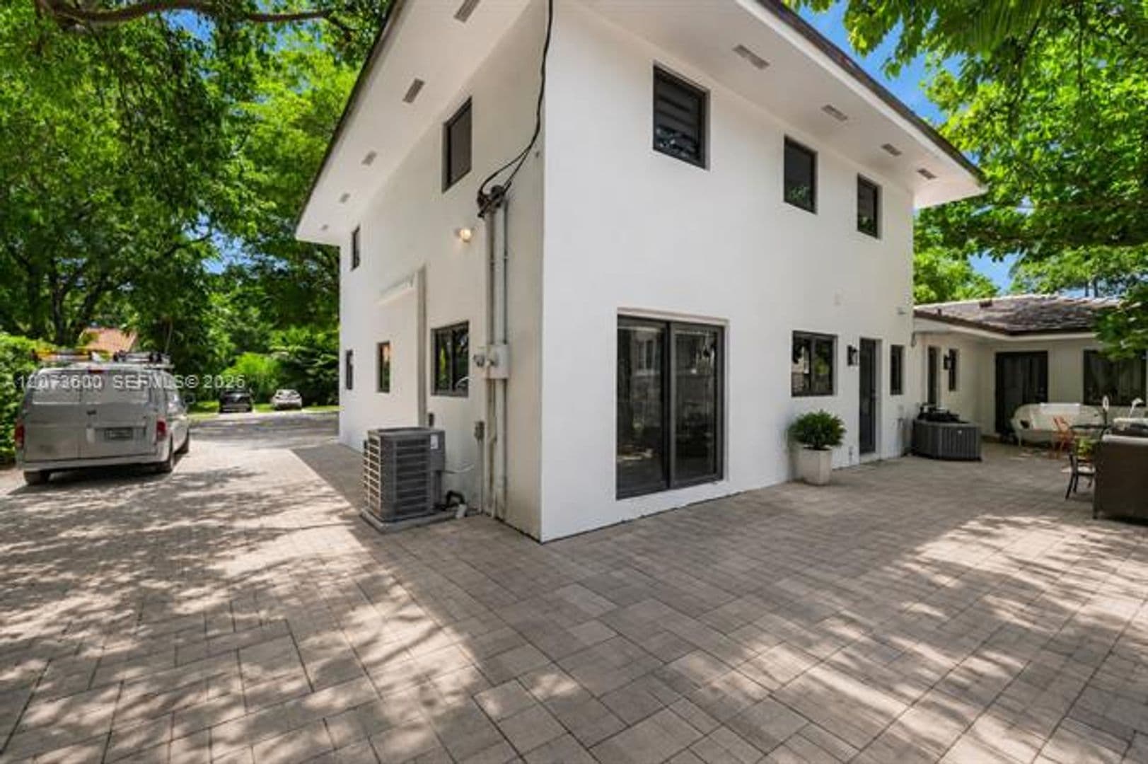 Coral Gables Condo: 345 Sarto Ave cu-1