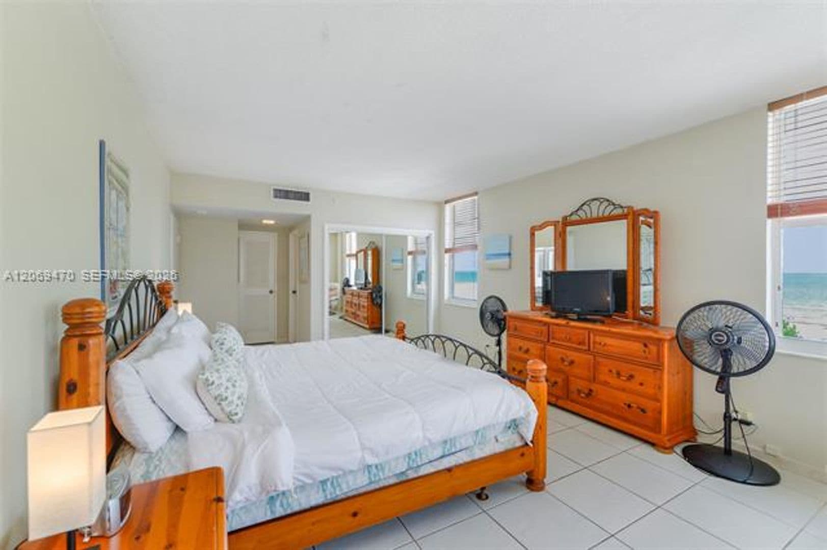 Miami Beach Condo: 5601 Collins Ave cu-512