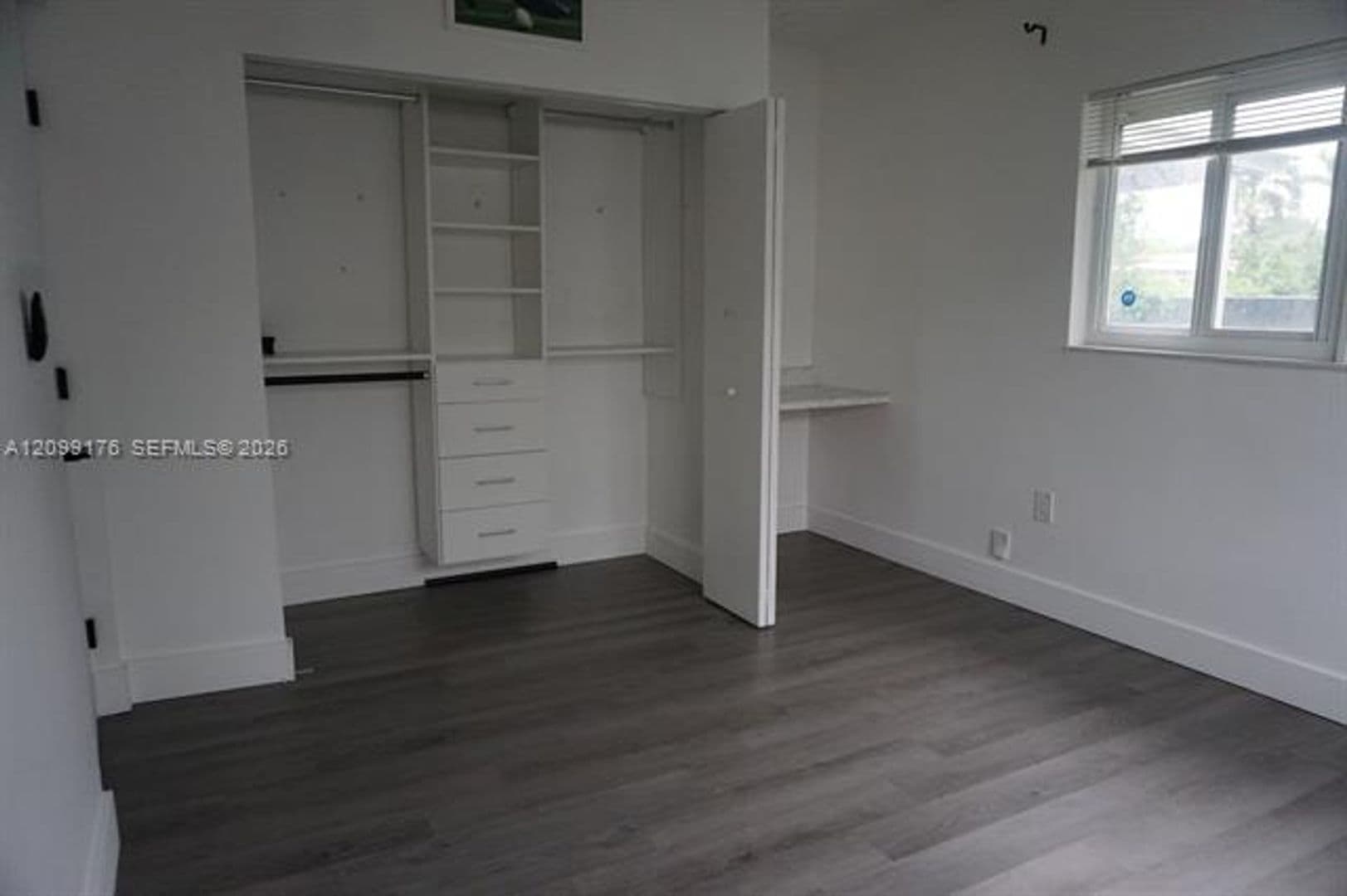 North Miami House: 305 NW 122nd St # 305