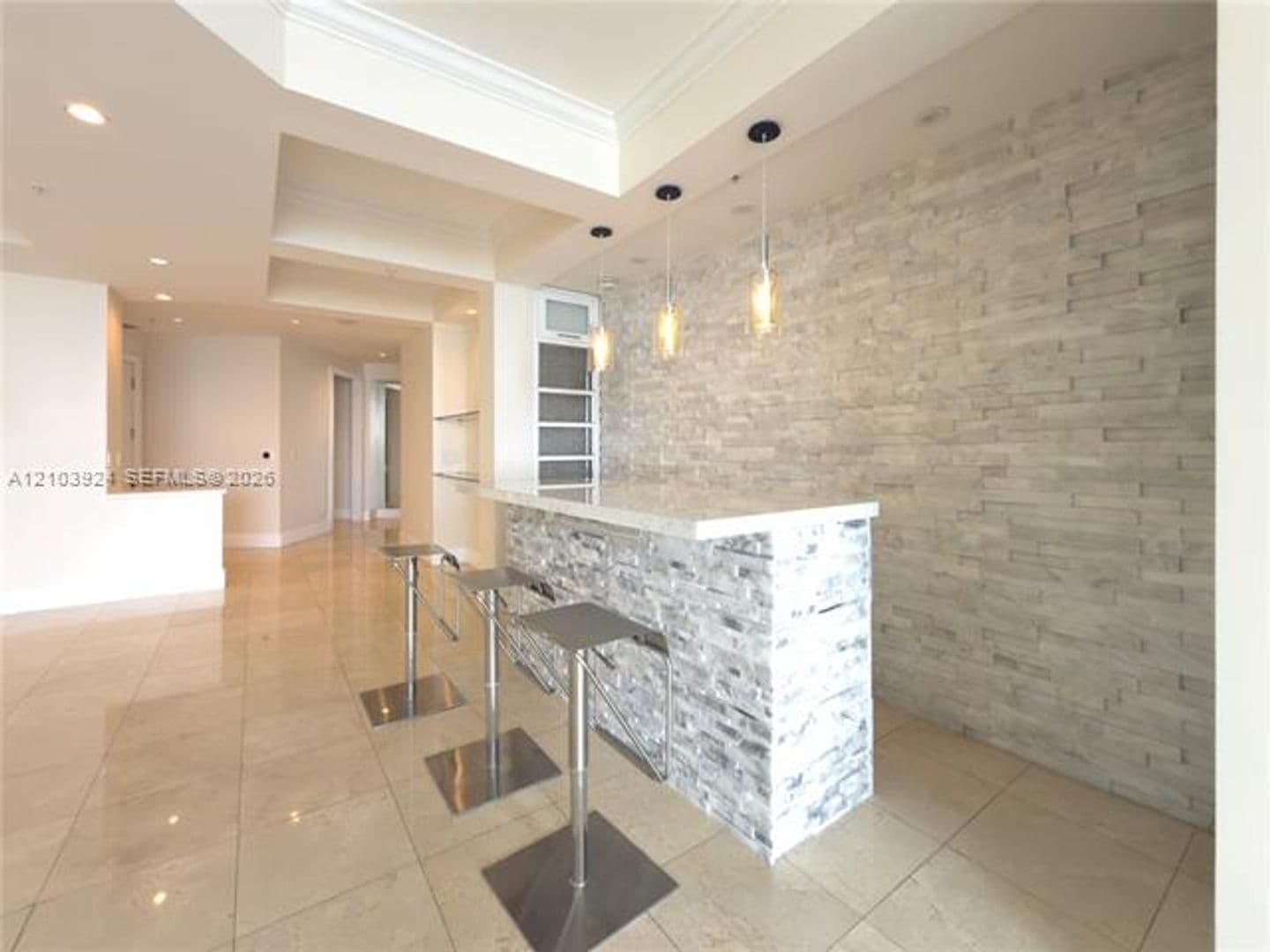 Miami Condo: 848 Brickell Key Dr cu-306
