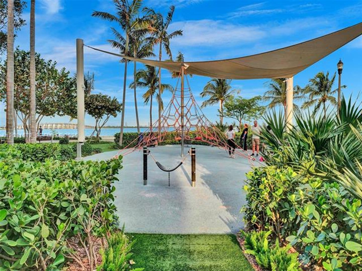 Miami Condo: 650 NE 32nd St cu-3901