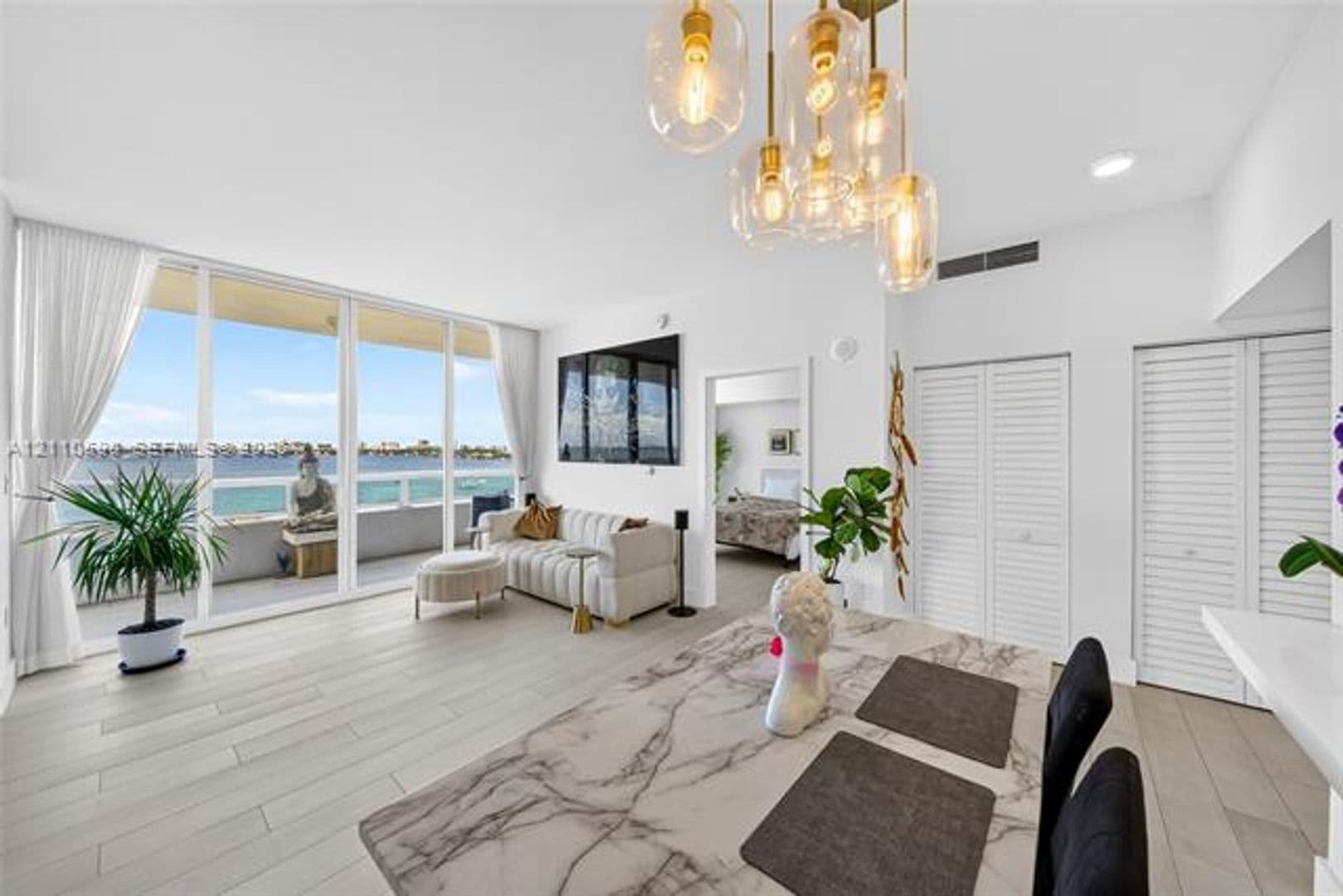 Miami Condo: 1800 N Bayshore Dr cu-809