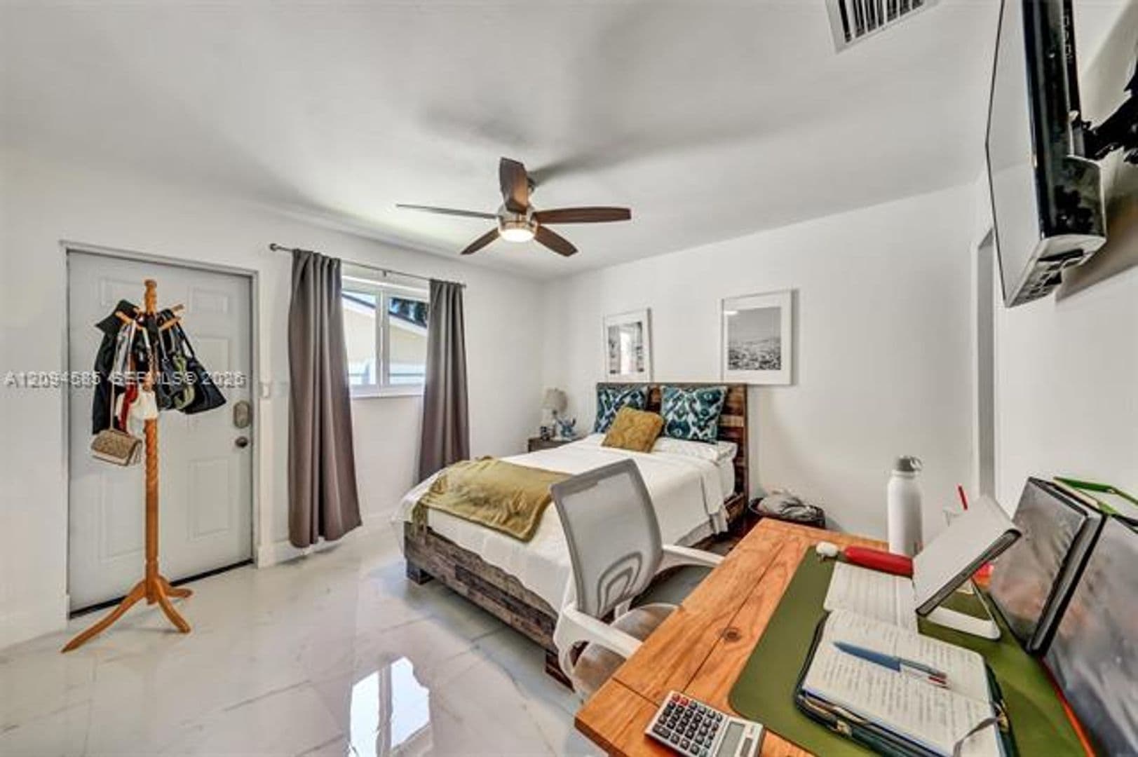 Hallandale Beach House: 814 NE 4th St # 0