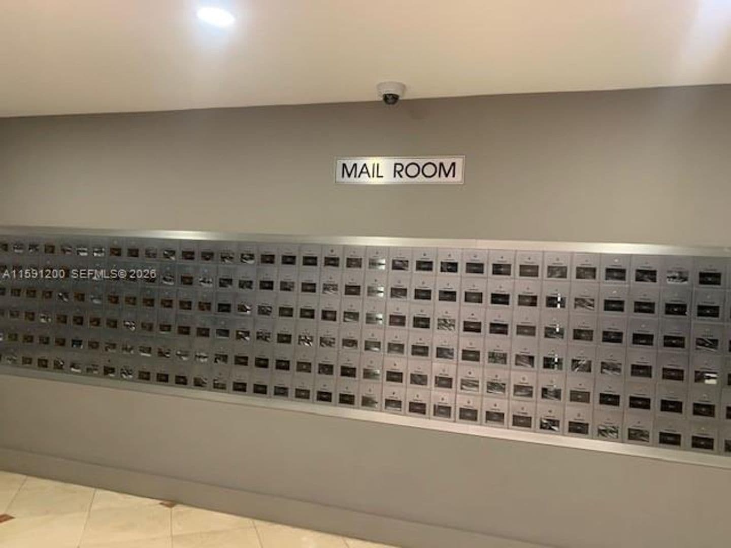 Miami Beach Condo: 100 Lincoln Rd cu-1434