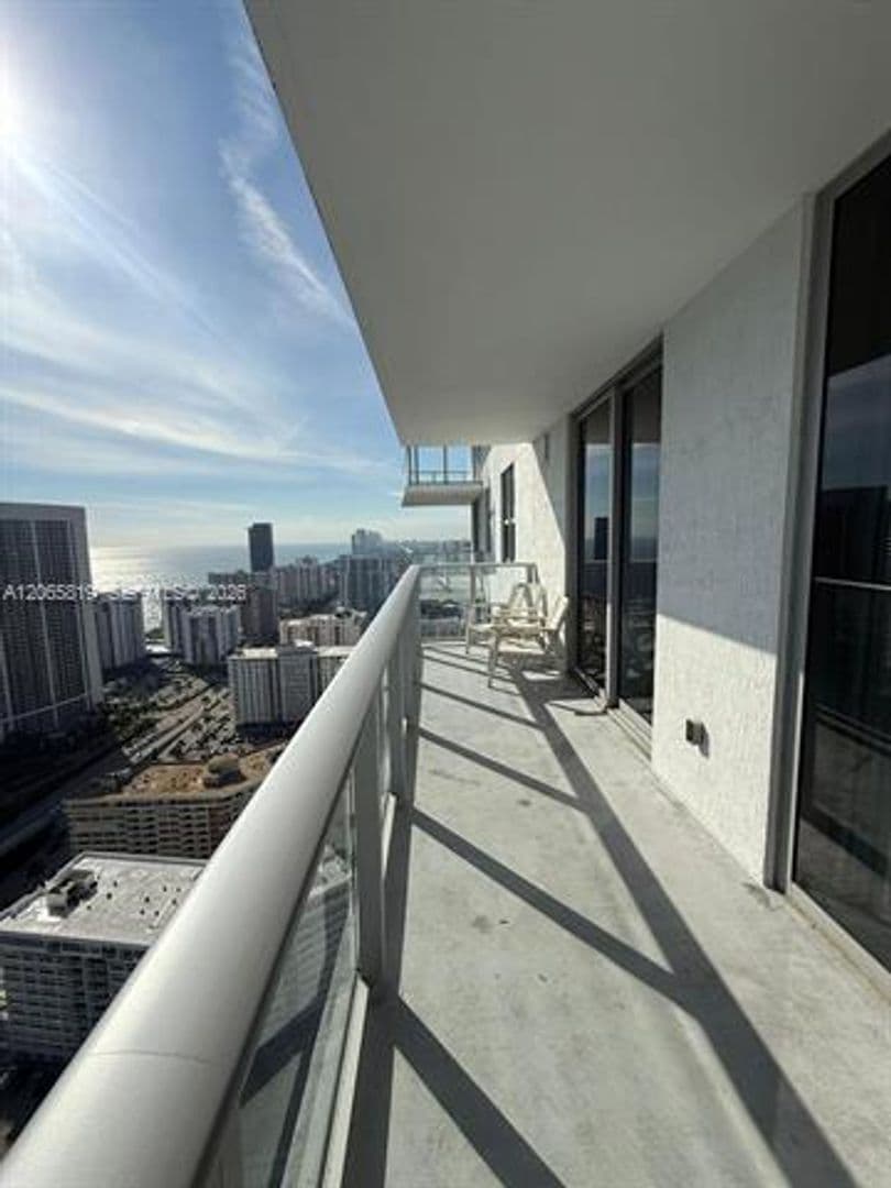 Hollywood Condo: 4010 S Ocean Dr cu-T3507
