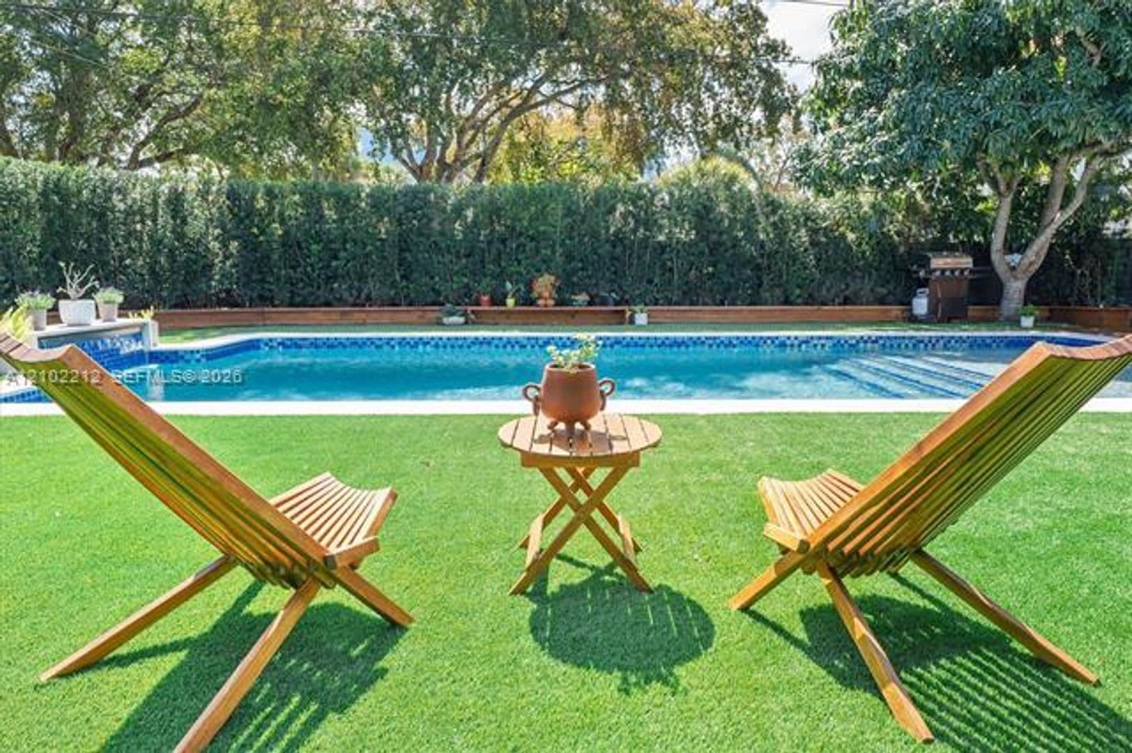 Hollywood House: 4000 N Circle Dr # 4000