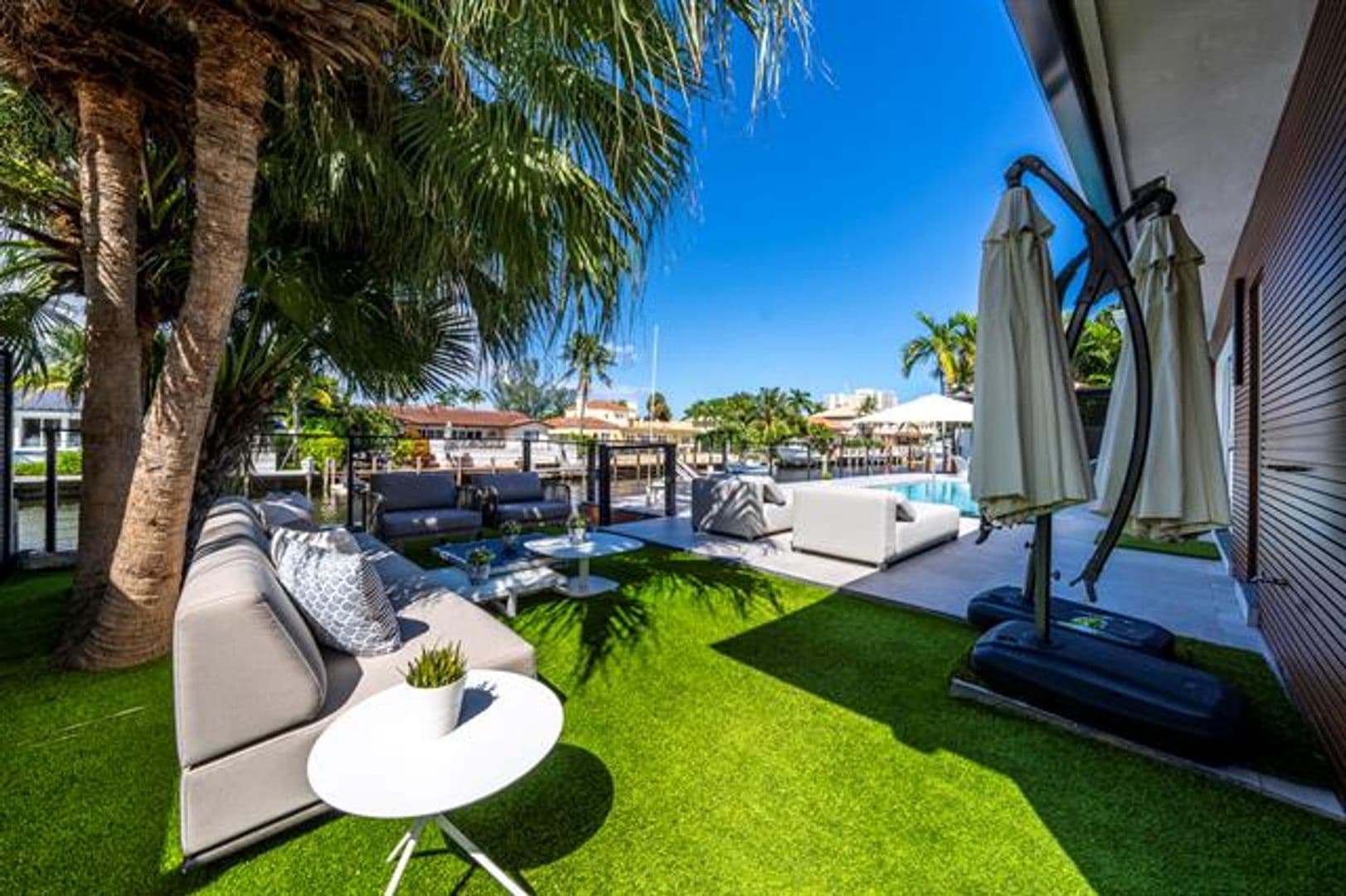 Fort Lauderdale House: 11 Castle Harbor Isle Dr # 11