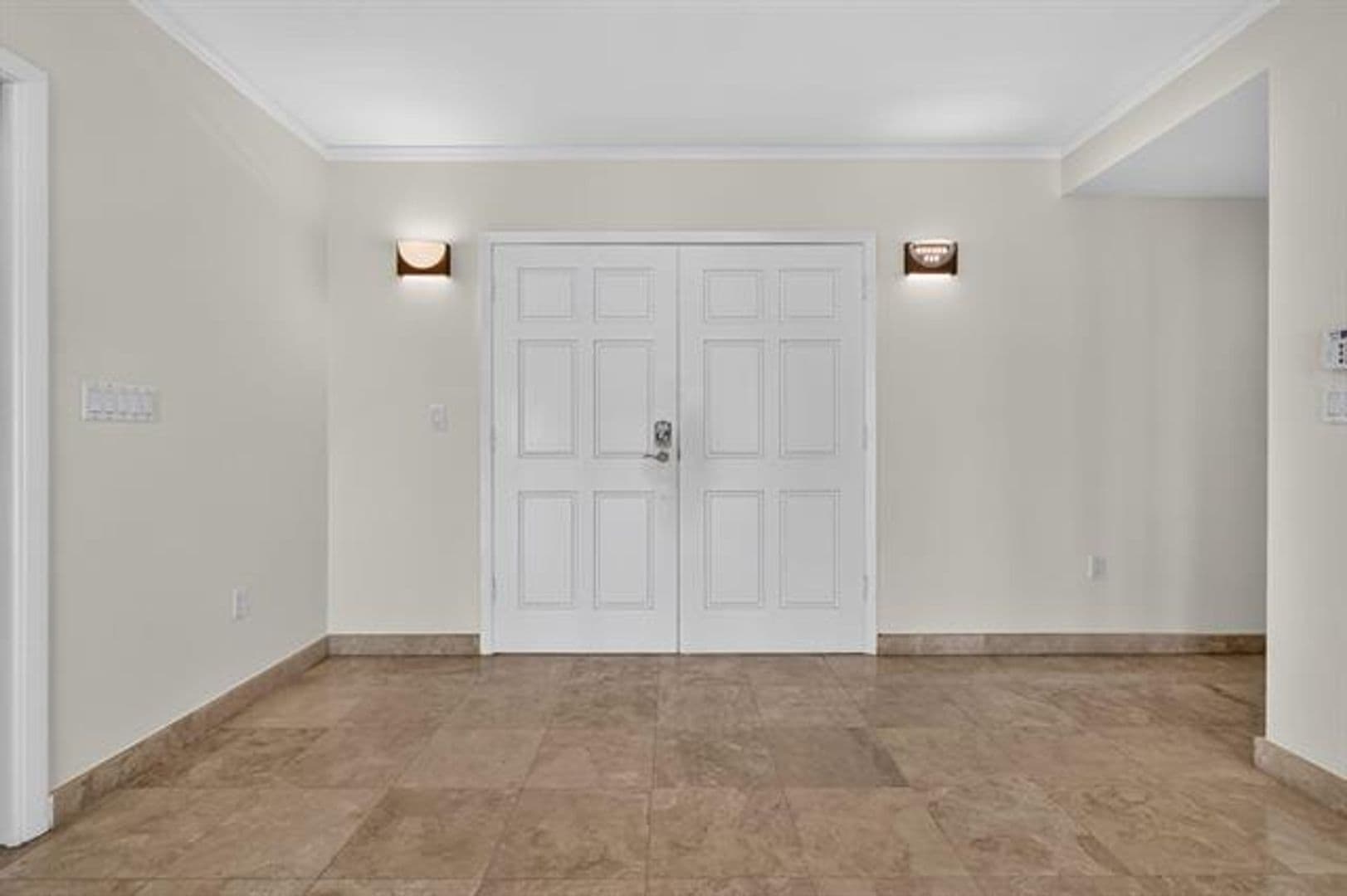 North Bay Village House: 7500 W Treasure Dr # 7500