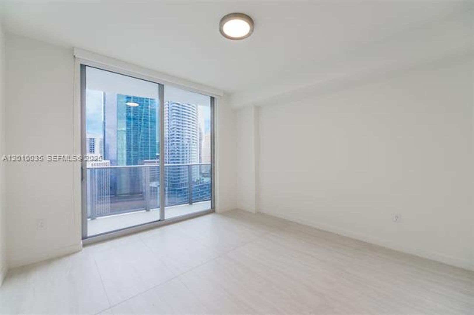 Miami Condo: 77 SE 5 Street cu-2603