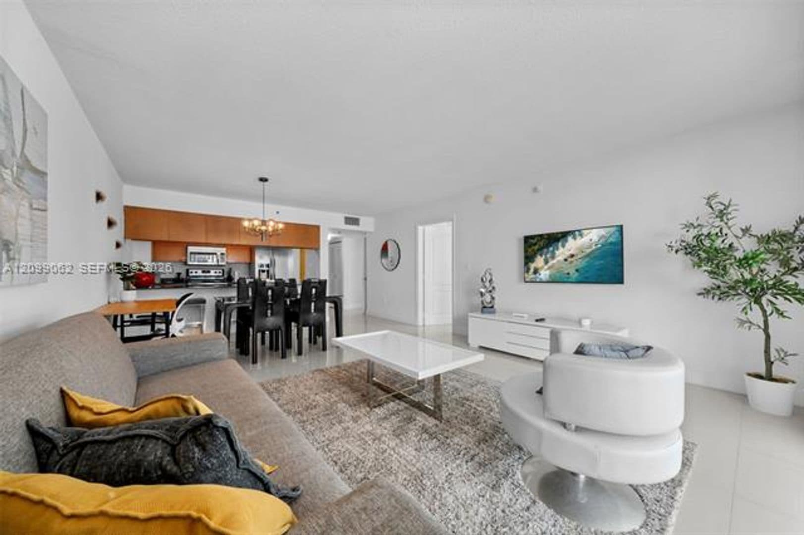 Miami Condo: 1200 Brickell Bay Dr cu-3908