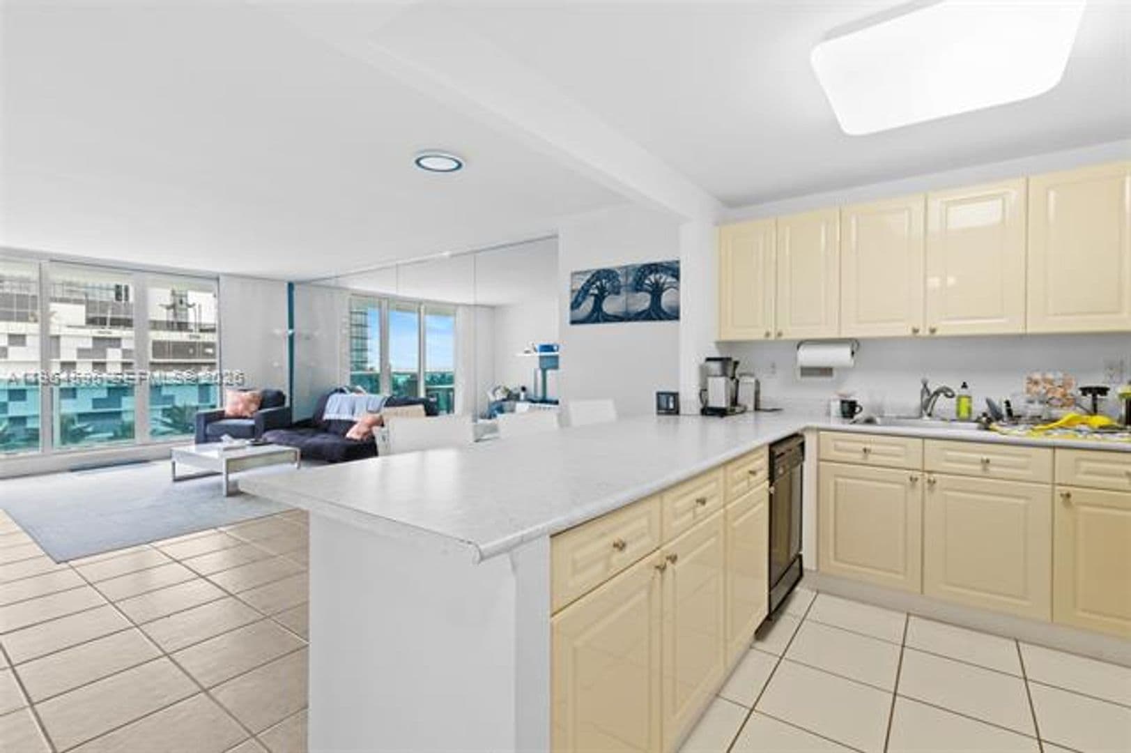 Miami Beach Condo: 2301 Collins Ave cu-504
