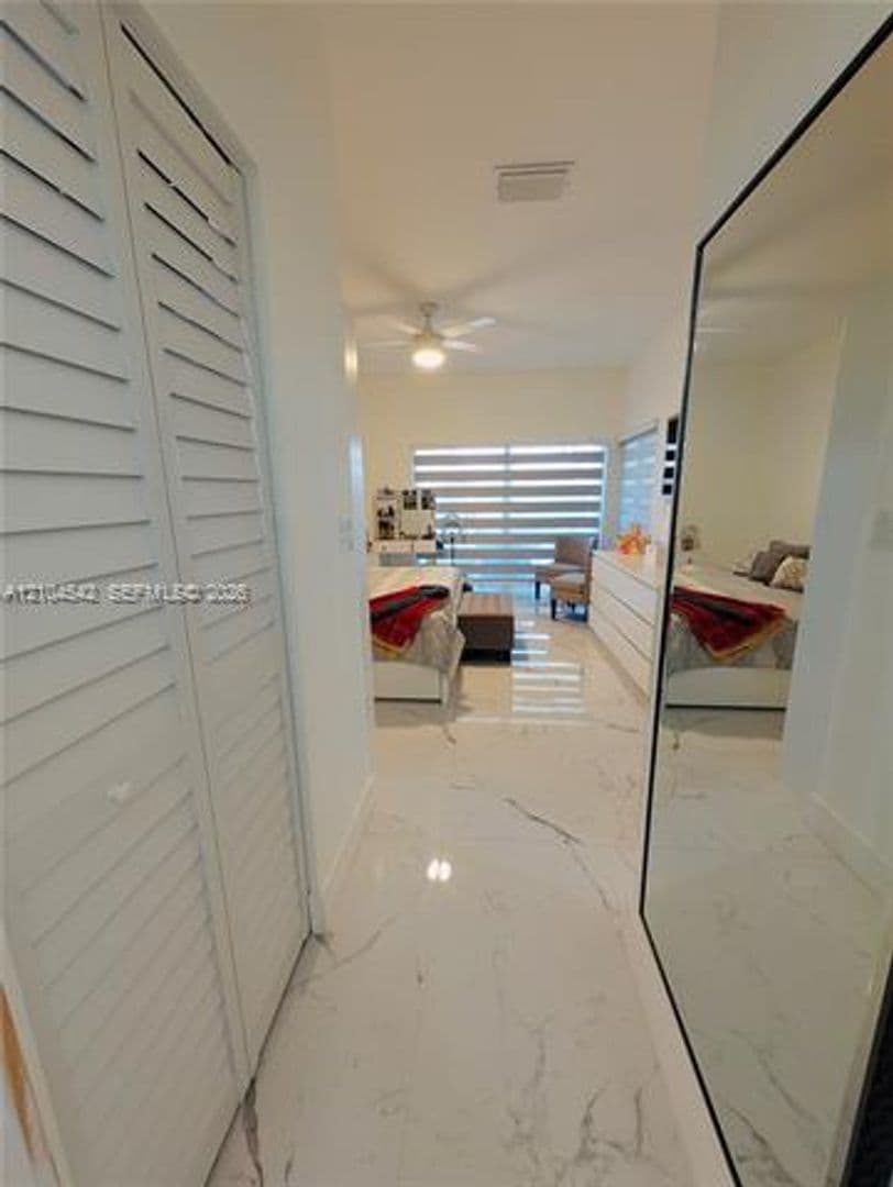 Hialeah House: 8137 NW 199th Ter # 8137