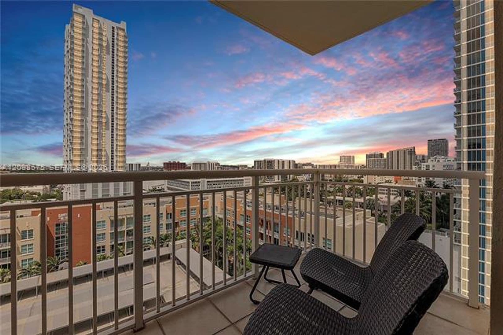 Miami Condo: 2000 N Bayshore Dr cu-1401