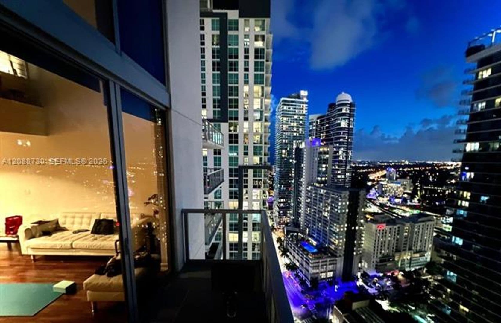 Miami Condo: 1050 Brickell Ave cu-3216